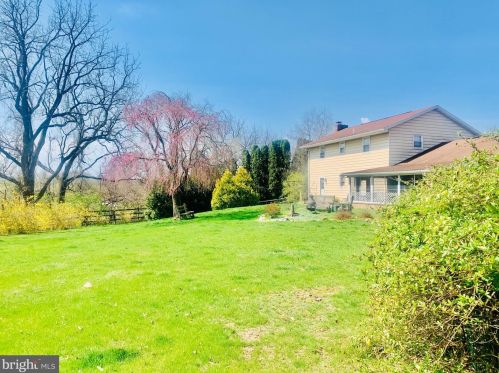 19 Lincoln Dr, Moselem, PA 19526-9733