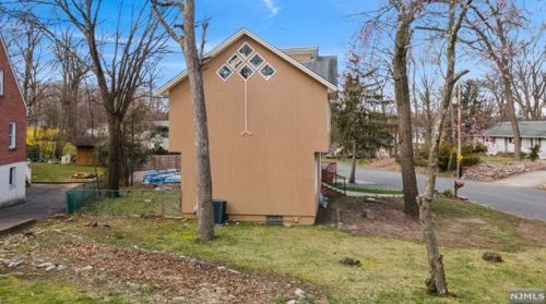 17 Hickory Dr, Oakland NJ  07436-2519 exterior