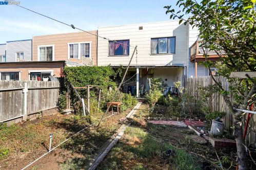 69 Cavour St, Daly City CA  94014-2244 exterior