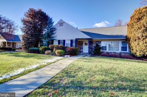 220 Lexington Ave, Pittsburgh, PA 15215-3221