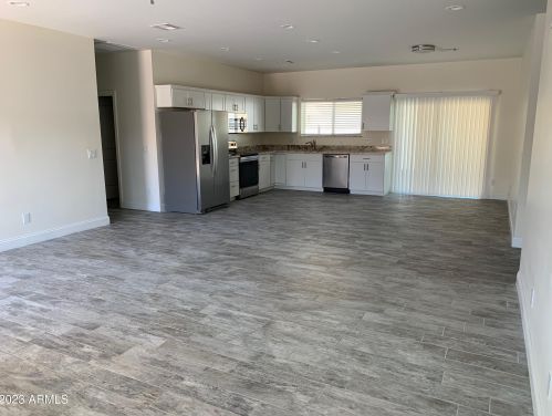 530 Eva St, Phoenix AZ  85020-2529 exterior