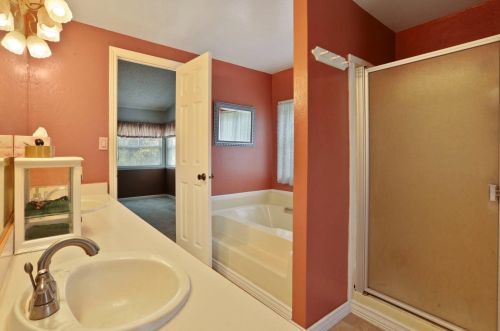 6 Whispering Way, Lodi CA  95242-9563 exterior