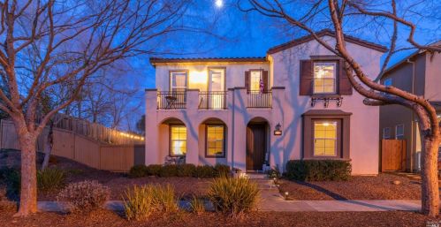 2182 Nectarine Dr, Santa Rosa, CA 95404-6185