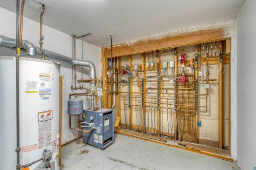 5078 Arrowhead Rd, Duluth MN 55811-1453 exterior