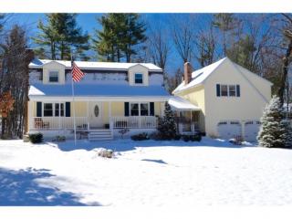 3 Mayflower Dr, Londonderry NH  03053-2520 exterior