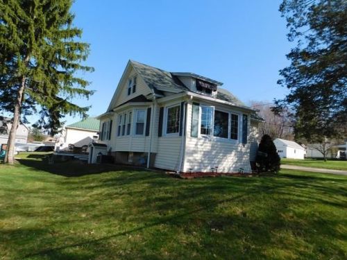 209 Mcpherson St, Warren, PA 16365-1533