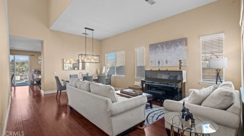 28341 Brookview Ter, Santa Clarita CA  91350-4446 exterior