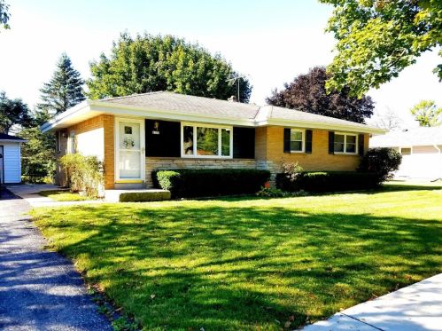 8711 Denver Ave, Milwaukee, WI 53224-4818