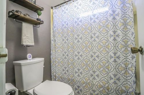 5824 Sea Breeze Ln, Fort Worth TX  76135-2068 exterior