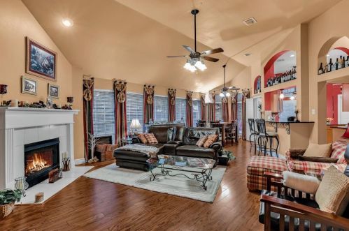 5352 Warm Springs Trl, Fort Worth TX  76137-3922 exterior