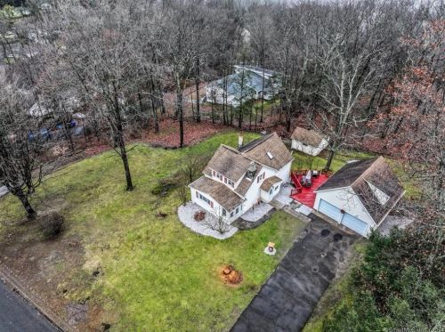 41 Candle Hill Rd, Danbury, CT 06812-2409