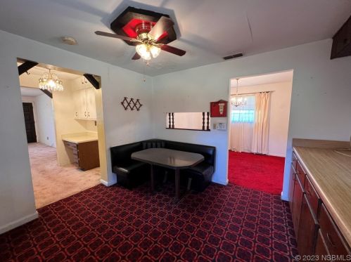 907 Derbyshire Rd, Daytona Beach FL 32117-3802 exterior