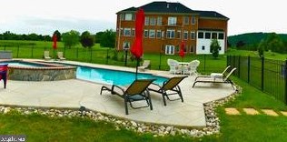 15840 Parnell Ct, Haymarket VA  20169-1667 exterior