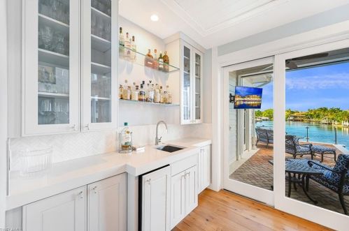 481 21st Ave, Naples FL  34102-7605 exterior