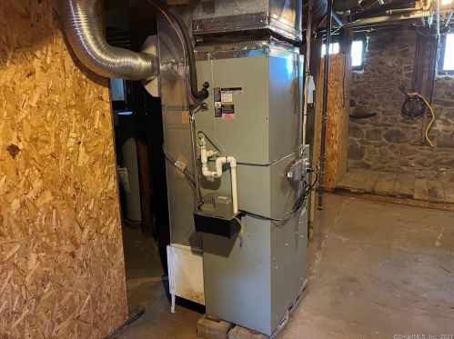 479 Commonwealth Ave, New Britain CT 06053-2404 exterior