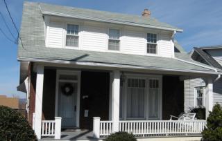 328 Lincoln Ave, Ephrata, PA 17522-2218