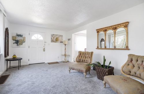 205 Macfarlane Dr, Pittsburgh PA  15235-4213 exterior