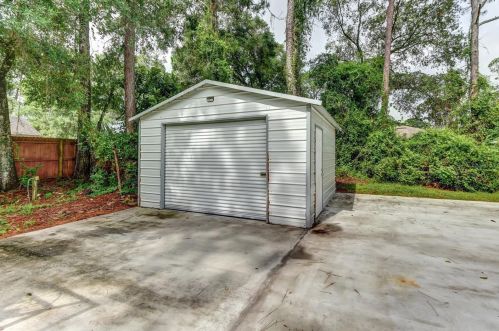 2222 6th Ave, Deland, FL 32724-2730