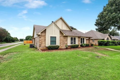 3708 Pheasant Holw, Denton, TX 76207-7433