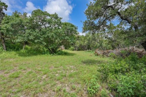 9700 Angelwylde Dr, Austin, TX 78733-6512