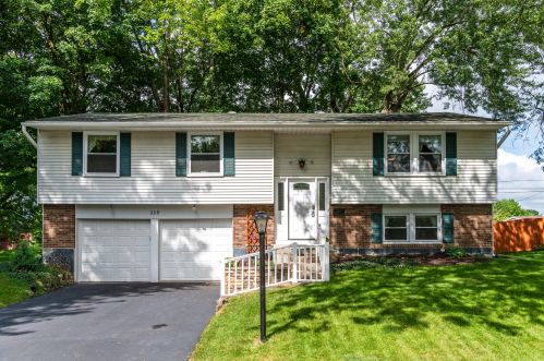 209 Brookwood Dr, Englewood, OH 45322-2461