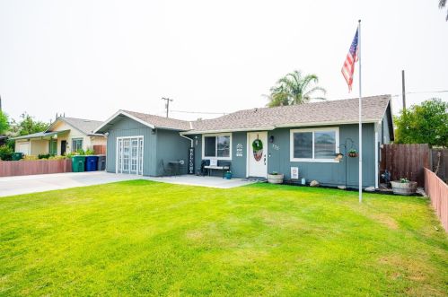 335 Kumquat Ave, Los Banos, CA 93635-3120