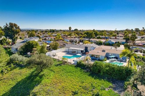 2826 Gobat Ave, San Diego, CA 92122-3132