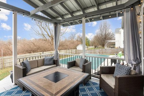 2831 Crosshurst Ct, Darbydale OH  43123-8087 exterior