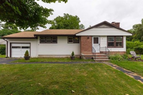 7 Hillcrest Ter, Staatsburg, NY 12580-6014