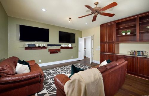 7947 Sitio Solana, Carlsbad CA  92009-9526 exterior