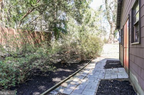 2958 Lincoln St, Camp Hill PA  17011-2832 exterior