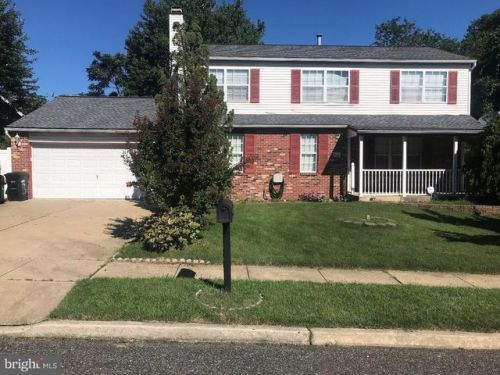 100 Carnation Dr, West Deptford, NJ 08096-6118