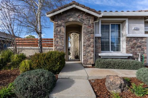 4284 Borderlands Dr, Rancho Cordova CA 95742-7754 exterior
