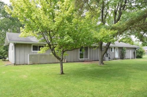 759 Sterling Dr, Fond Du Lac WI  54935-6242 exterior