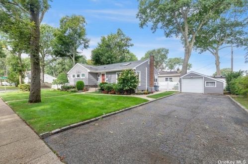1445 Luddington Rd, Hempstead, NY 11554-4601