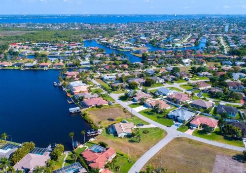 1939 21st St, Cape Coral, FL 33909-4751