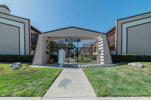10649 Bell St, Stanton, CA 90680-1968