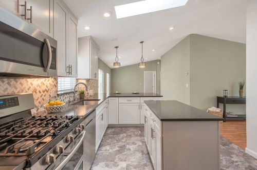 120 Retiro Ln, Moss Beach, CA 94038-9769