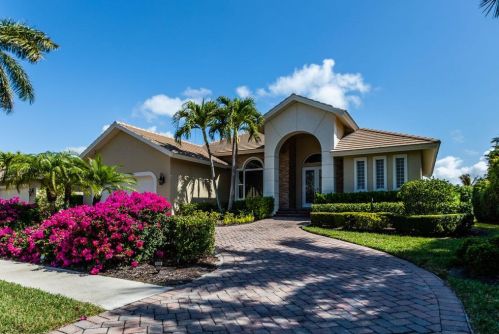 231 Bald Eagle Dr, Marco Island, FL 34145-3563