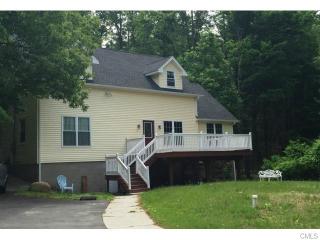 51 Post Rd, Danbury, CT 06810-8366