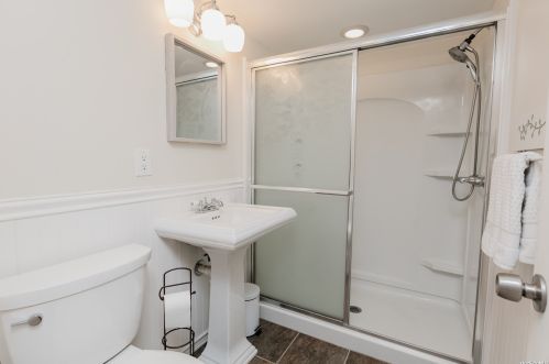 37 Edwards Pl, Huntington Station NY  11746-1013 exterior