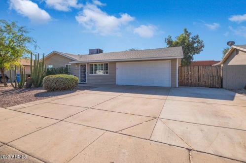 10819 Calle Del Sol, Phoenix, AZ 85037-5701