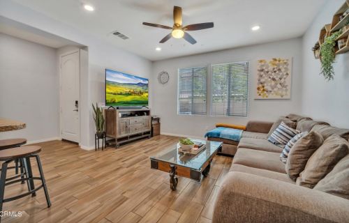 28778 Calle De La Paz Dr, Santa Clarita CA  91354-3006 exterior