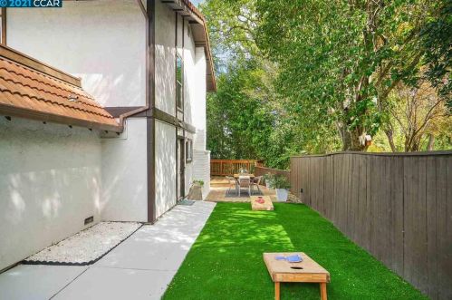 152 Barnett Ter, Concord CA 94523-4504 exterior