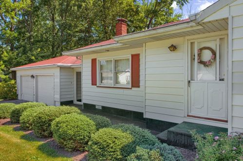 745 Knapp Ave, Hermitage, PA 16148-1949