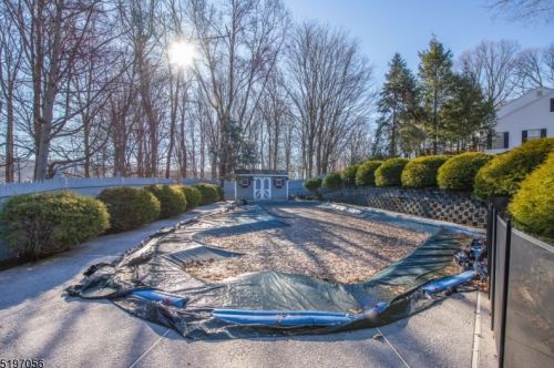 9 Memory Ln, Dover NJ  07869-4205 exterior