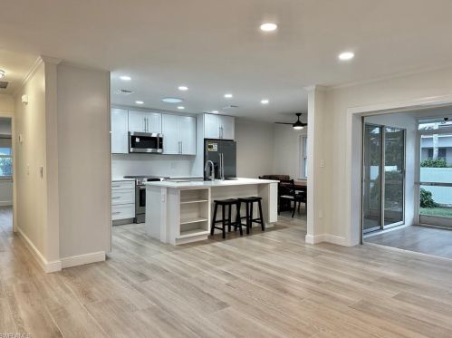 155 Bermuda Rd, Marco Island, FL 34145-3962