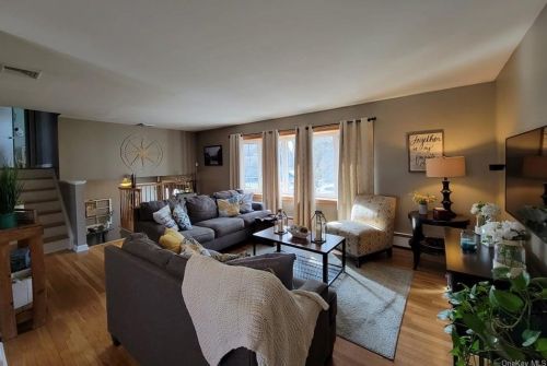 10 Lincoln Dr, Washingtonville NY  10992-1229 exterior