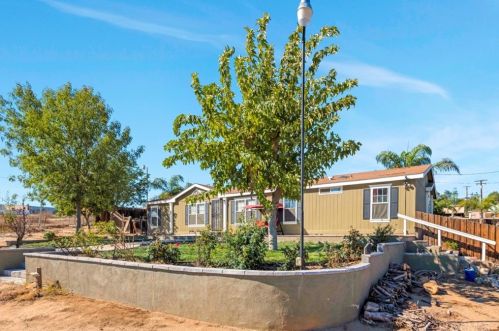 18495 Darin Dr, Perris CA  92570-9187 exterior