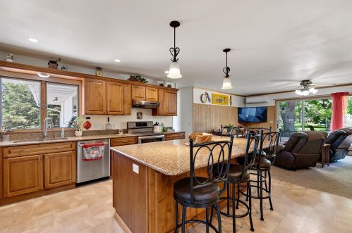 329 South St, Juneau, WI 53039-1006